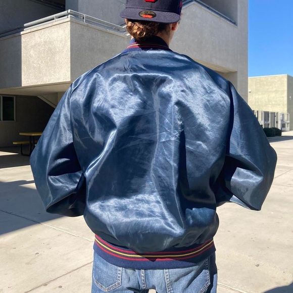 Vintage 1980’s Anheuser-Busch brewing company satin/nylon button up jacket - Picture 3 of 4